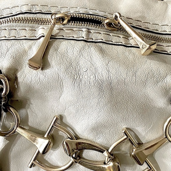 Gucci • Ivory Leather Horsebit Nail Boston Bag - Picture 4 of 16